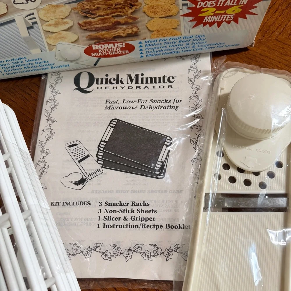 Quick Minute Microwave Food Dehydrator - NIB